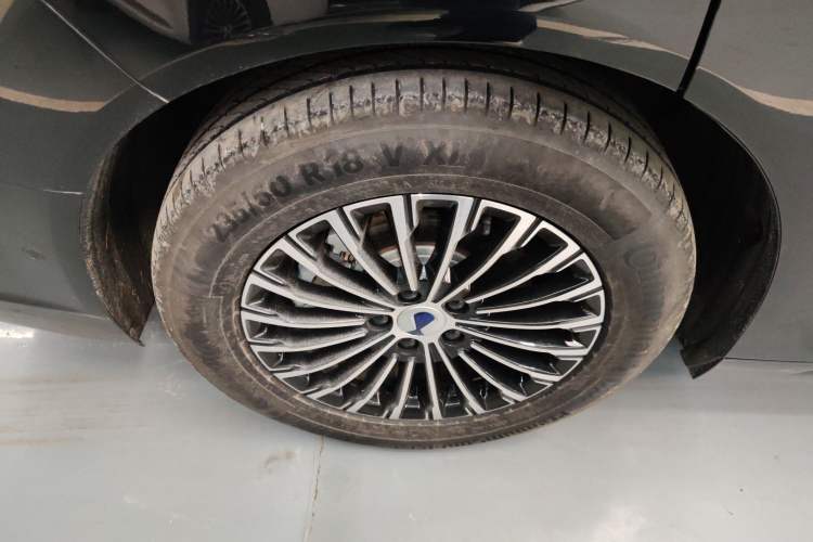 Used Denza D9 2022 EV 600 Four-Wheel Drive Flagship Model