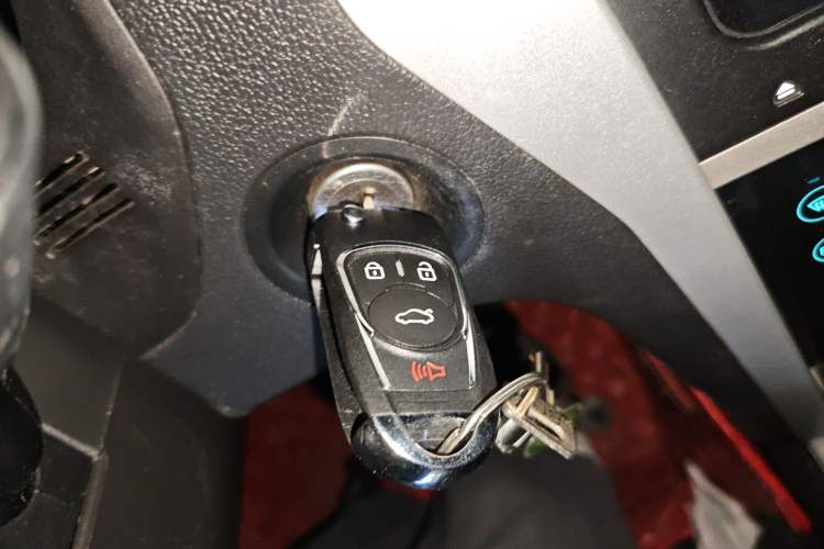 Used Ford Explorer 2013 3.5L Deluxe Model
