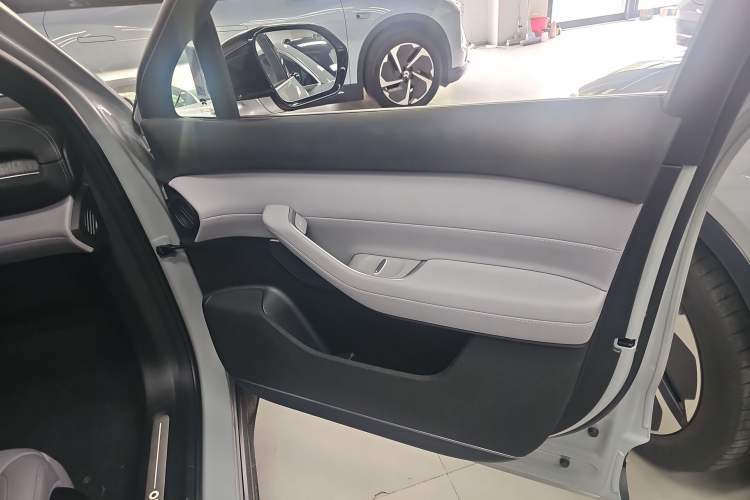 Used Nio EC6 2024 75 kWh Right Front Door Interior