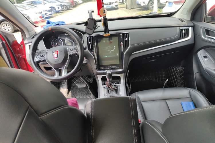 Used Roewe RX5 2019 20T Two-Wheel Drive Automatic 4G Connected Platinum Edition
