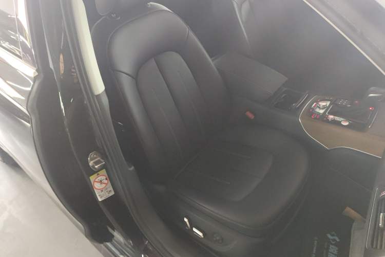 Used Audi A6L 2018 30th Anniversary Edition 30 FSI Style Model
