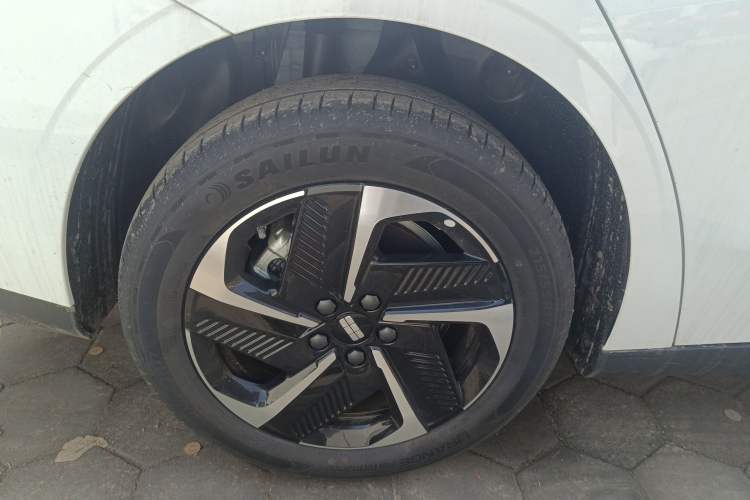 Used Geely Galaxy L6 2025 EM-i 140km Explorer+ Edition
