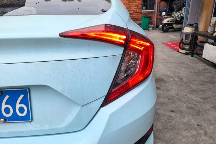 Used Honda Civic 2016 220TURBO CVT Prestige Edition
