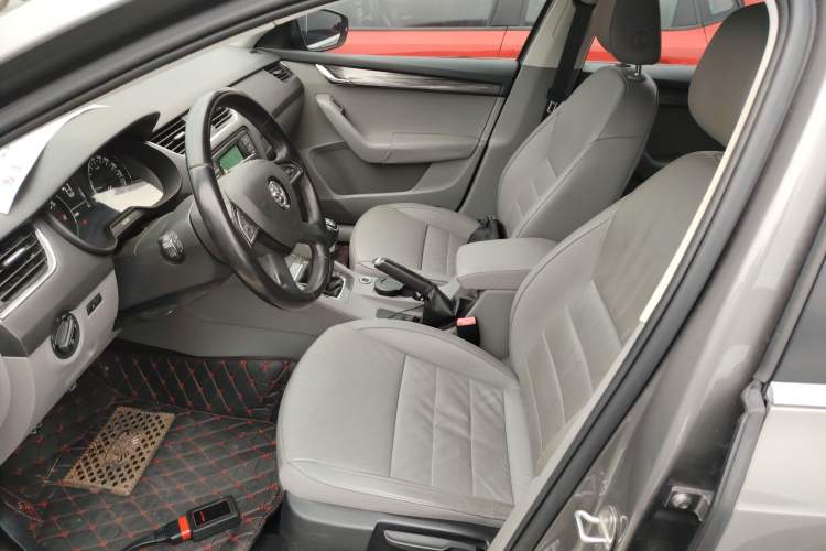 Used Skoda Octavia 2015 1.6L Manual Yijie Edition