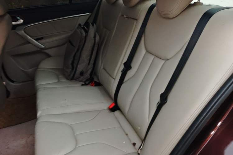 Used Geely Auto Emgrand 2016 Sedan 1.5L CVT Luxury Model