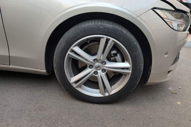 Used Volvo S90 2018 T4 Zhiyuan Edition
