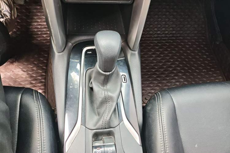 Used Toyota FRONTLANDER 2022 2.0L CVT Elite Edition Gear Lever