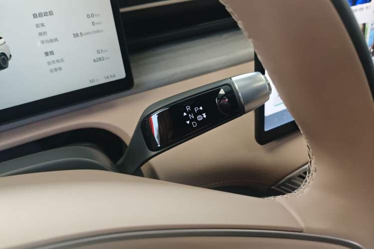 Used XPeng X9 2025 740 Ultra-Long Range Max
