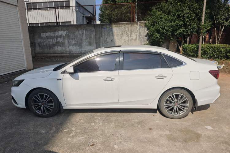 Used Roewe i6 2019 PLUS 1.6L CVT 4G Connected Flagship Deluxe Edition
