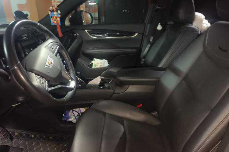 Used Cadillac XT6 2022 2.0T Six-Seater Four-Wheel-Drive Luxury Standard Edition
