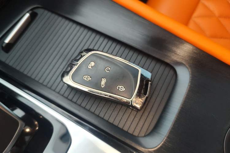 Used Dongfeng Aeolus Huge 2024 Mach Power 1.5T Luxury Model Vehicle Key