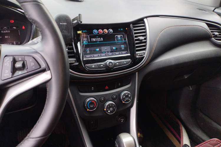 Used Chevrolet Trax 2018 330T Automatic Two-Wheel Drive Luxury Model
