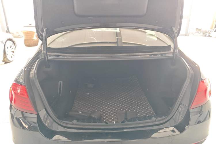 Used BMW 5 Series 2017 520Li Elegant Edition Trunk