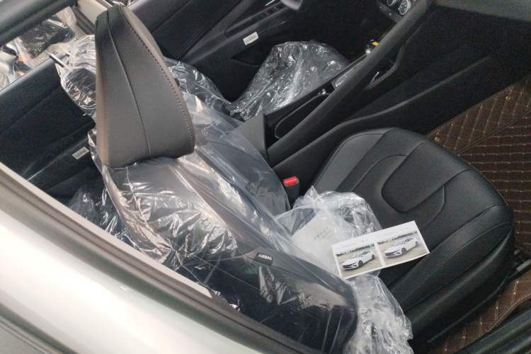 Used Hyundai Elantra 2023 1.5L CVT GLX Elite Edition Right Front Seat