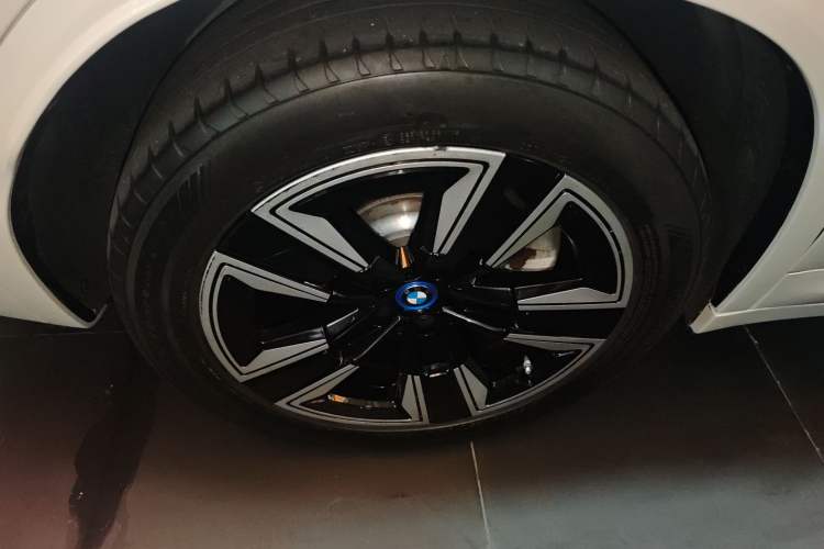 Used BMW iX3 2022 Leading Model Right Rear Wheel Hub