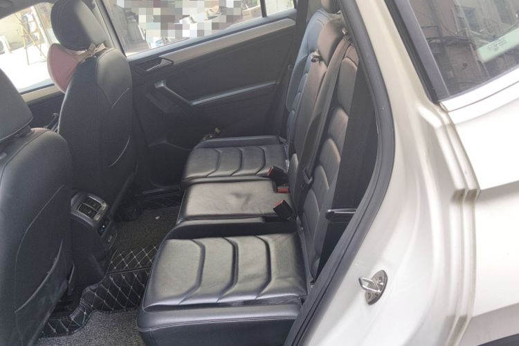 Used Volkswagen Tiguan L 2017 330TSI Automatic Two-Wheel Drive Luxury Edition Left Rear Seat