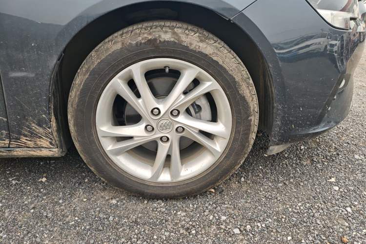 Used Buick Regal 2020 552T Elite Edition Right Front Wheel Hub