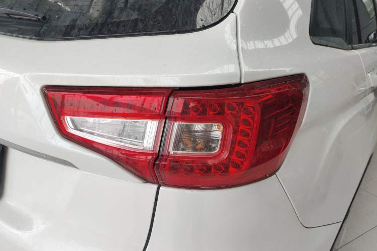 Used CHANGAN CS75 2016 1.8T Automatic Elite Model China V Standard Exterior 3