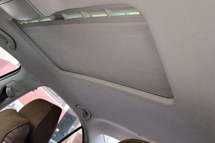 Used Volkswagen Sagitar 2018 1.6L Automatic Comfort Model Headliner