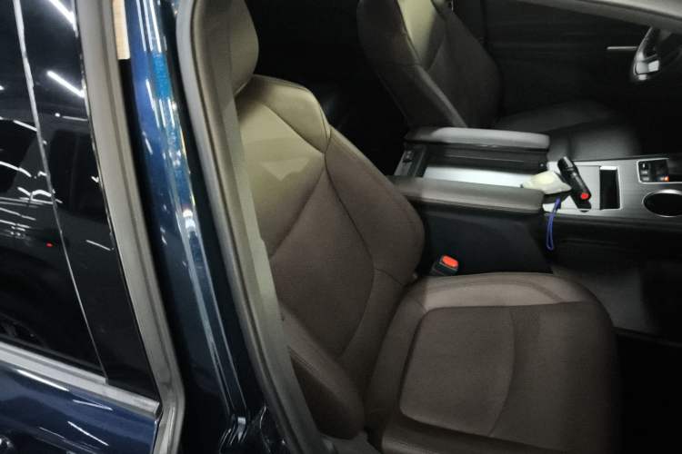 Used Toyota Granvia 2023 2.5L Hybrid Flagship VIP Edition