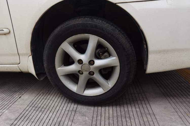 Used Toyota Corolla EX 2011 1.6L Automatic Classic Edition Right Front Wheel Hub