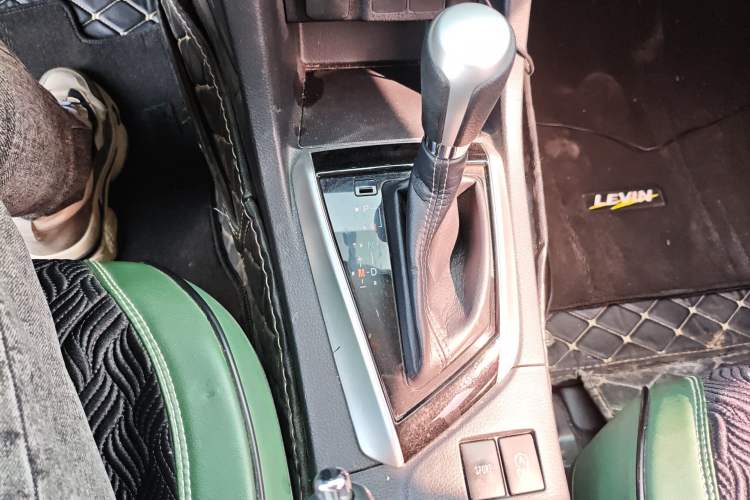 Used Toyota Levin 2017 Revised 185T CVT Elite Edition China V Standard Gear Lever