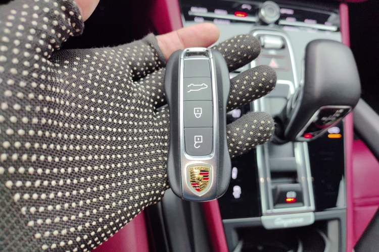 Used Porsche Cayenne 2023 Cayenne Coupé 3.0T Platinum Edition Vehicle Key