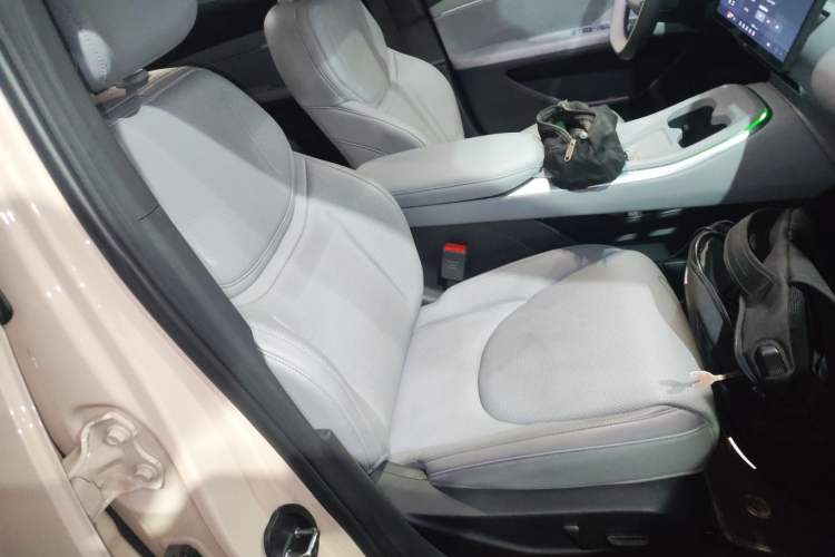 Used XPeng MONA M03 2024 620 with Ultra-Long Range Right Front Seat