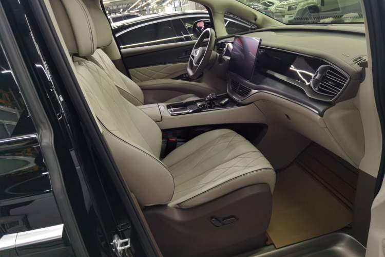 Used Denza D9 2022 DM-i 970 Four-Wheel Drive Flagship Model