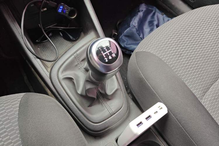 Used Hyundai Verna (older generation) 2017 1.4L Manual Huancai Edition China V Standard Gear Lever