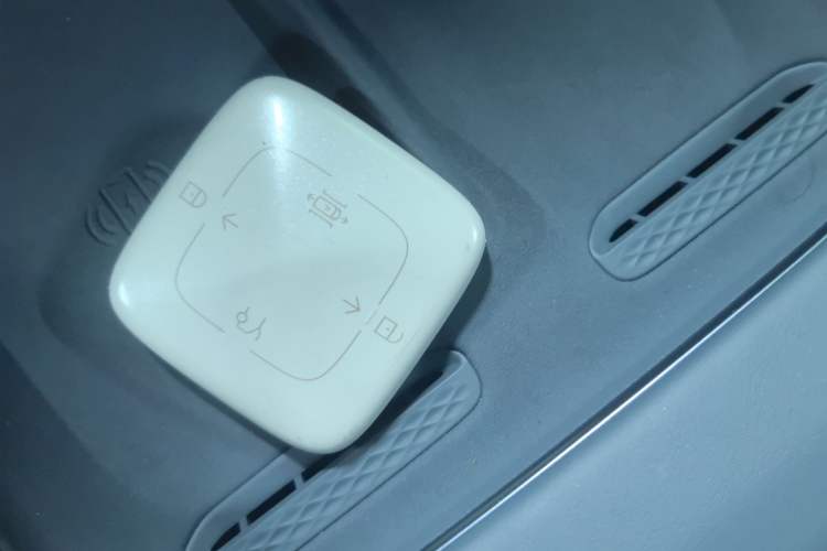 Used Zeekr 7X 2025 100 kWh Long-Range Rear-Wheel Drive with Intelligent Driving Features
