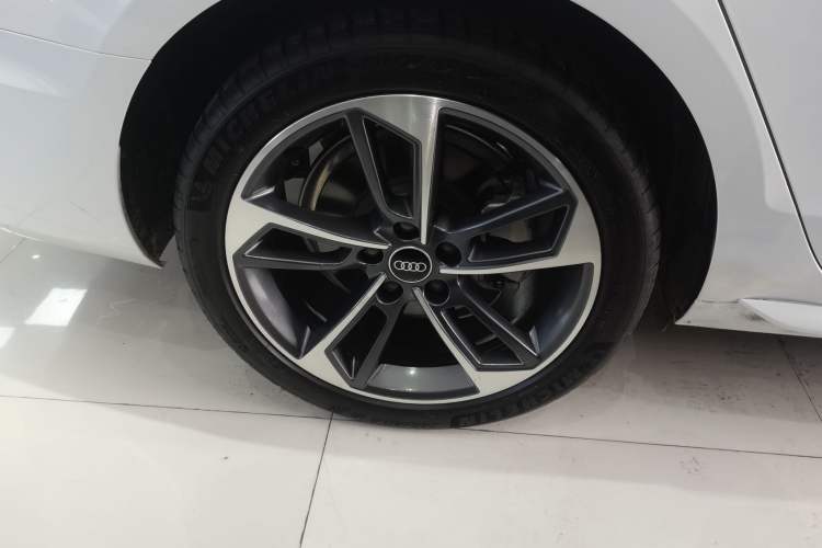 Used Audi A4L 2024 40 TFSI Fashion Dynamic Model
