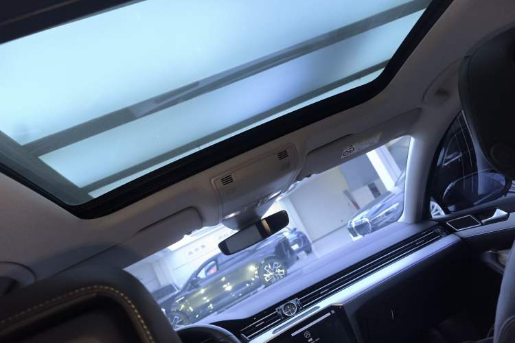 Used Volkswagen Magotan 2023 2 Million Units Commemorative Edition 330TSI DSG Luxury Version