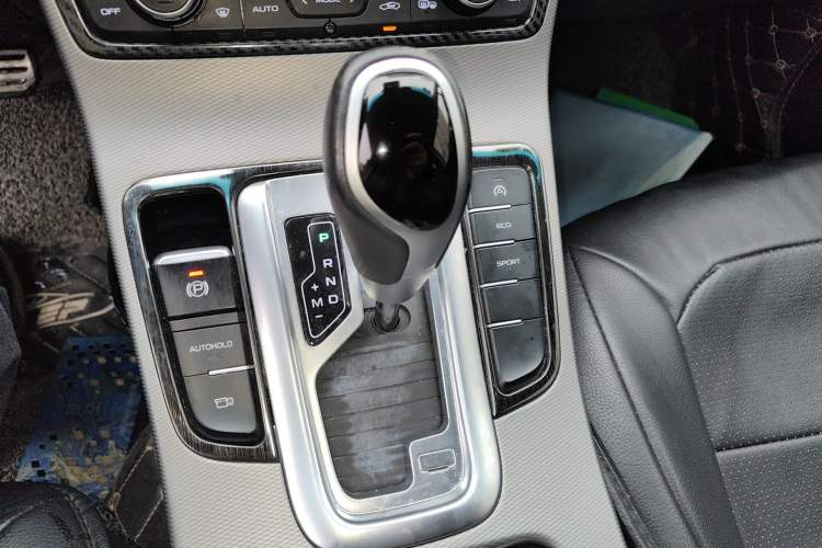 Used Geely Auto Emgrand GS 2018 Lingchao Edition 1.4T Automatic ZhenShang Smart Connectivity Model Gear Lever