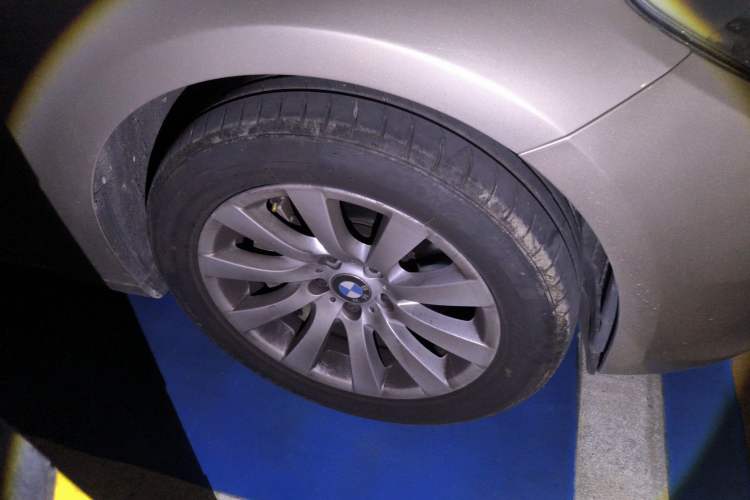 Used BMW 5 Series GT 2010 535i Luxury Edition Right Front Wheel Hub