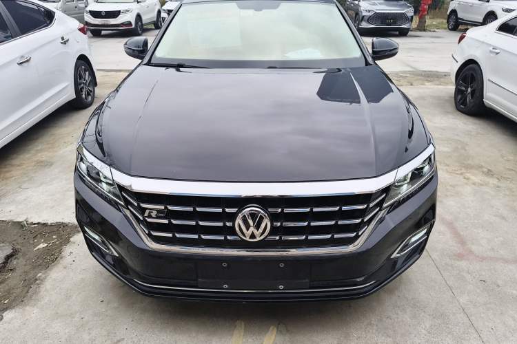 Used Volkswagen Passat 2020 330TSI Luxury Edition China VI
