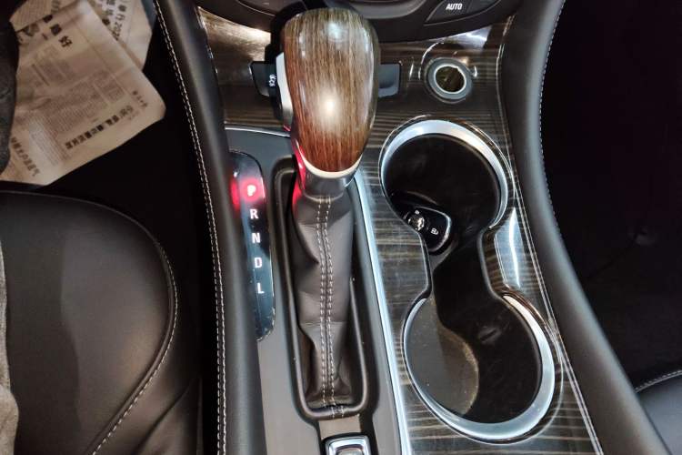 Used Buick Envision 2018 20T Two-Wheel-Drive Elite Model
