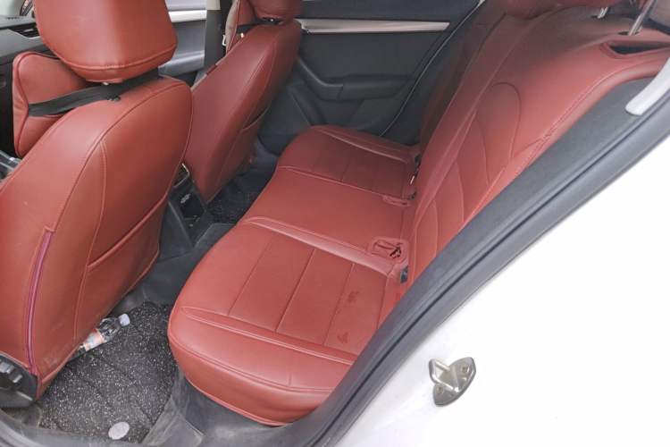 Used Skoda Octavia 2019 1.5L Automatic SmartDrive Comfort Edition China VI Standard Left Rear Seat