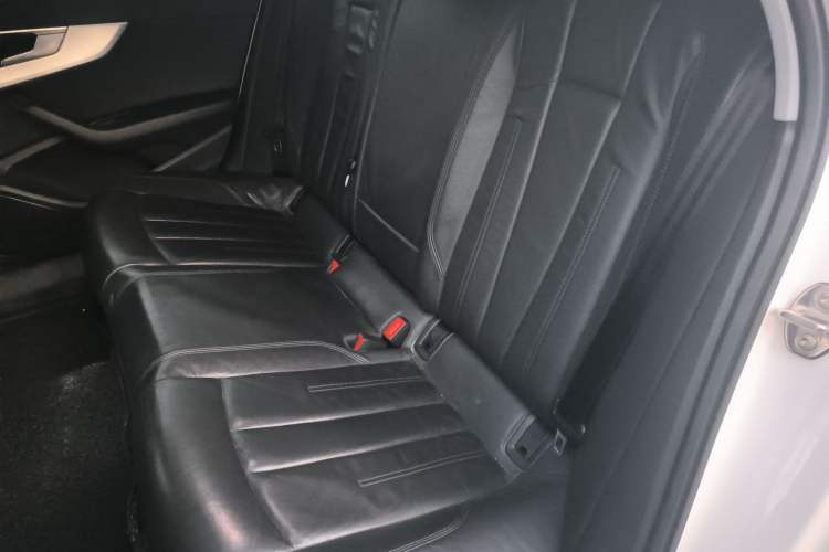 Used Audi A4L 2019 40 TFSI Fashion Version China V