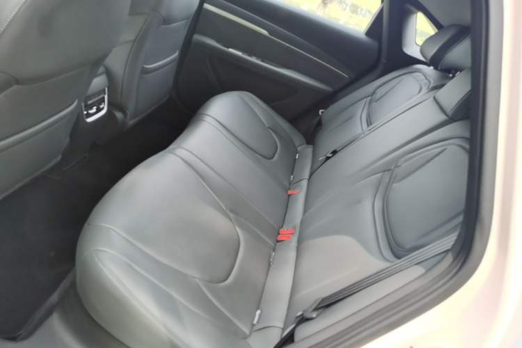 Used XPeng MONA M03 2025 600 with Ultra-Long Range Max Left Rear Seat