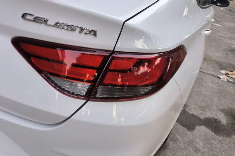 Used Hyundai Celesta 2017 1.6L Automatic Enjoyment Version GLS

