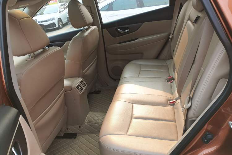 Used Nissan X-Trail 2014 2.0L CVT Comfort Edition 2WD Left Rear Seat