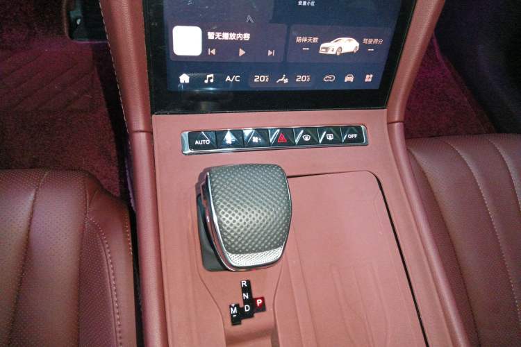 Used Hongqi H5 2025 1.5T DCT Xuan Ying Edition Gear Lever