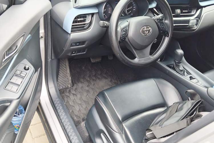 Used Toyota IZOA 2021 2.0L Enjoy Edition Driver Seat