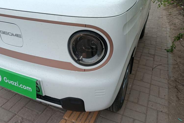 Used Geely Galaxy Panda 2024 Panda Mini 200km Endurance Bear Left Front Headlight