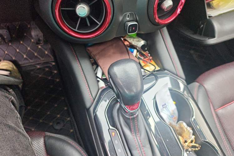 Used Chevrolet Blazer 2022 Mild Hybrid 650T RS Twin-Clutch All-Wheel Drive 7-Seater Prime Edition Gear Lever