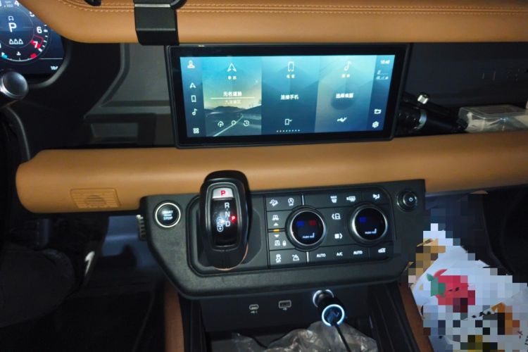 Used Land Rover Defender 2021 110 P400 X Audio And AC Panel