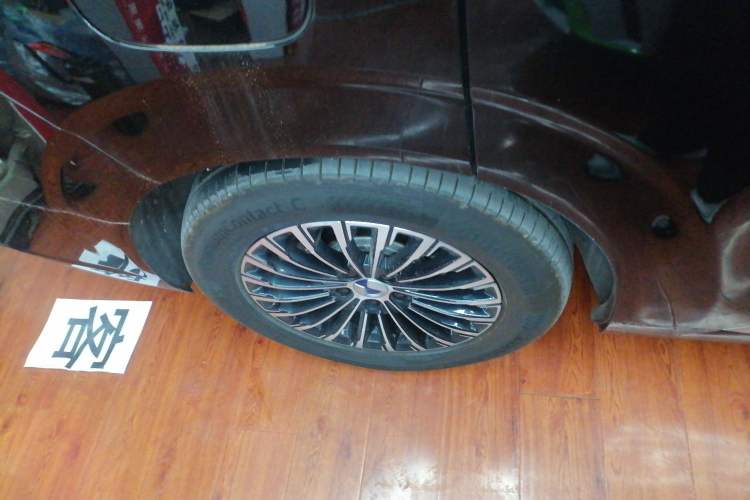 Used Denza D9 2022 EV 600 Four-Wheel Drive Prestige Model
