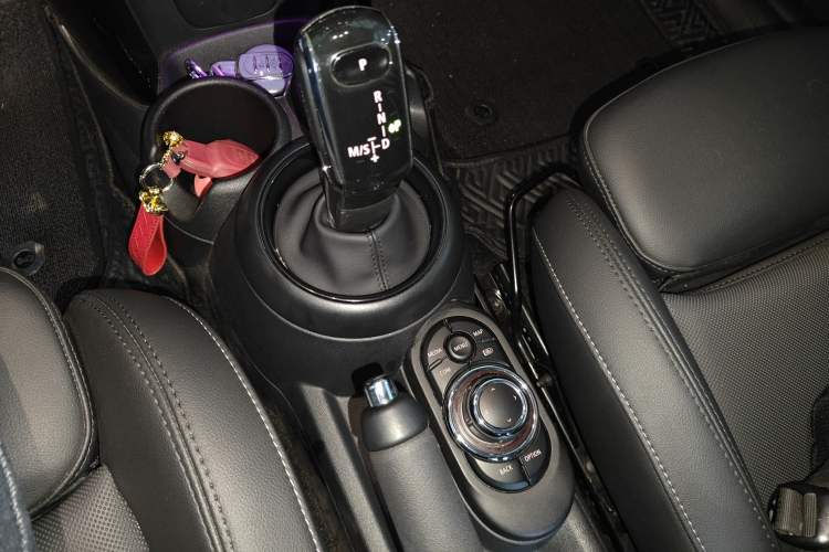 Used MINI 2022 2.0T COOPER S Classic Edition Gear Lever