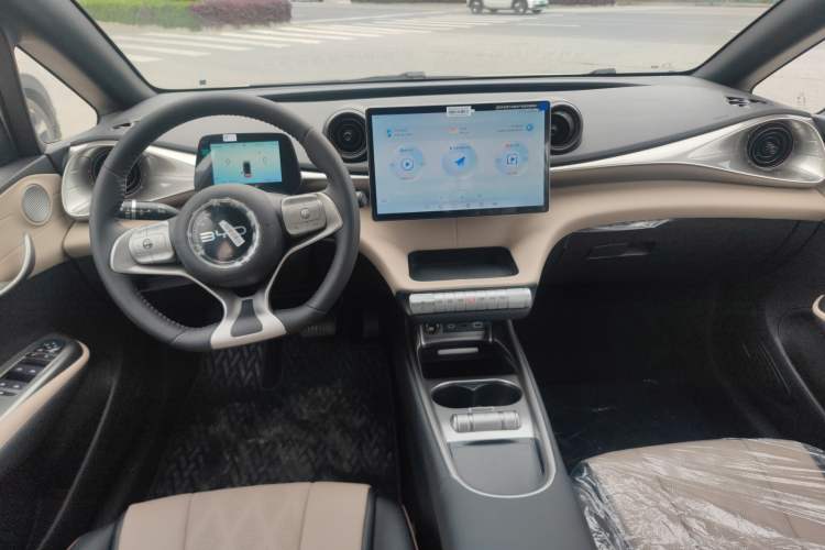 Used BYD Dolphin 2025 420km Fashion Edition Center Console